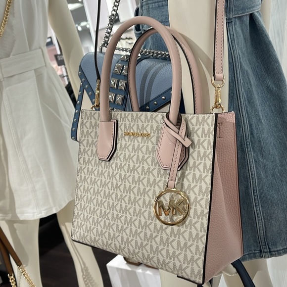 MICHAEL KORS
Mercer Medium Logo and Leather Accordion Crossbody Satchel Messengr - Picture 9 of 16